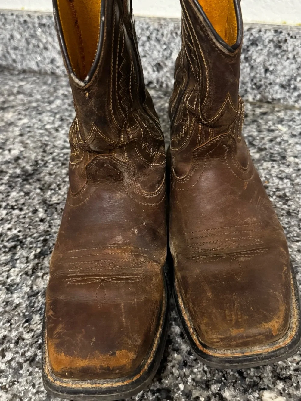 ARIAT kids workhog XT coil western boots  youth size 4 square toe boys